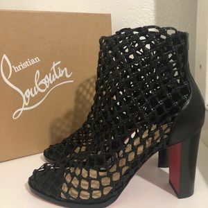 SOLD 🛑christian louboutin porligatica